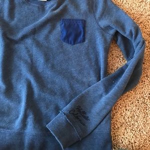 Hollister blue long-sleeved shirt with pocket